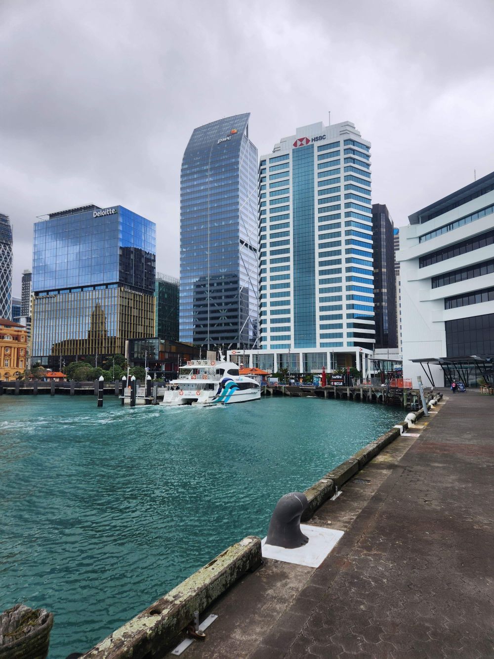 ... when cities breathe the sea